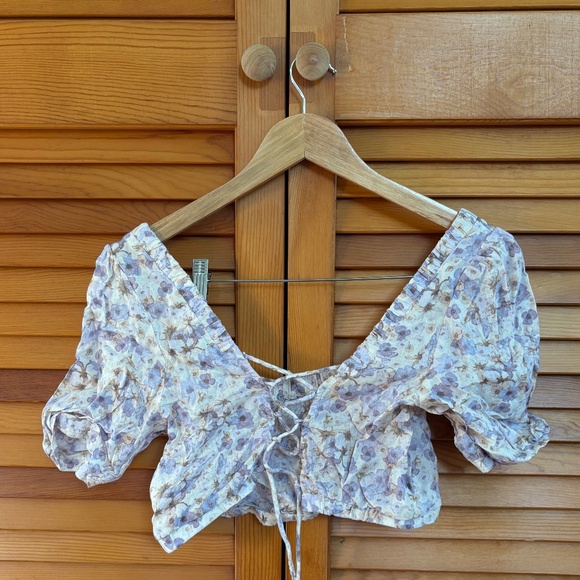 Cropped Floral Blouse - Picture 2 of 3